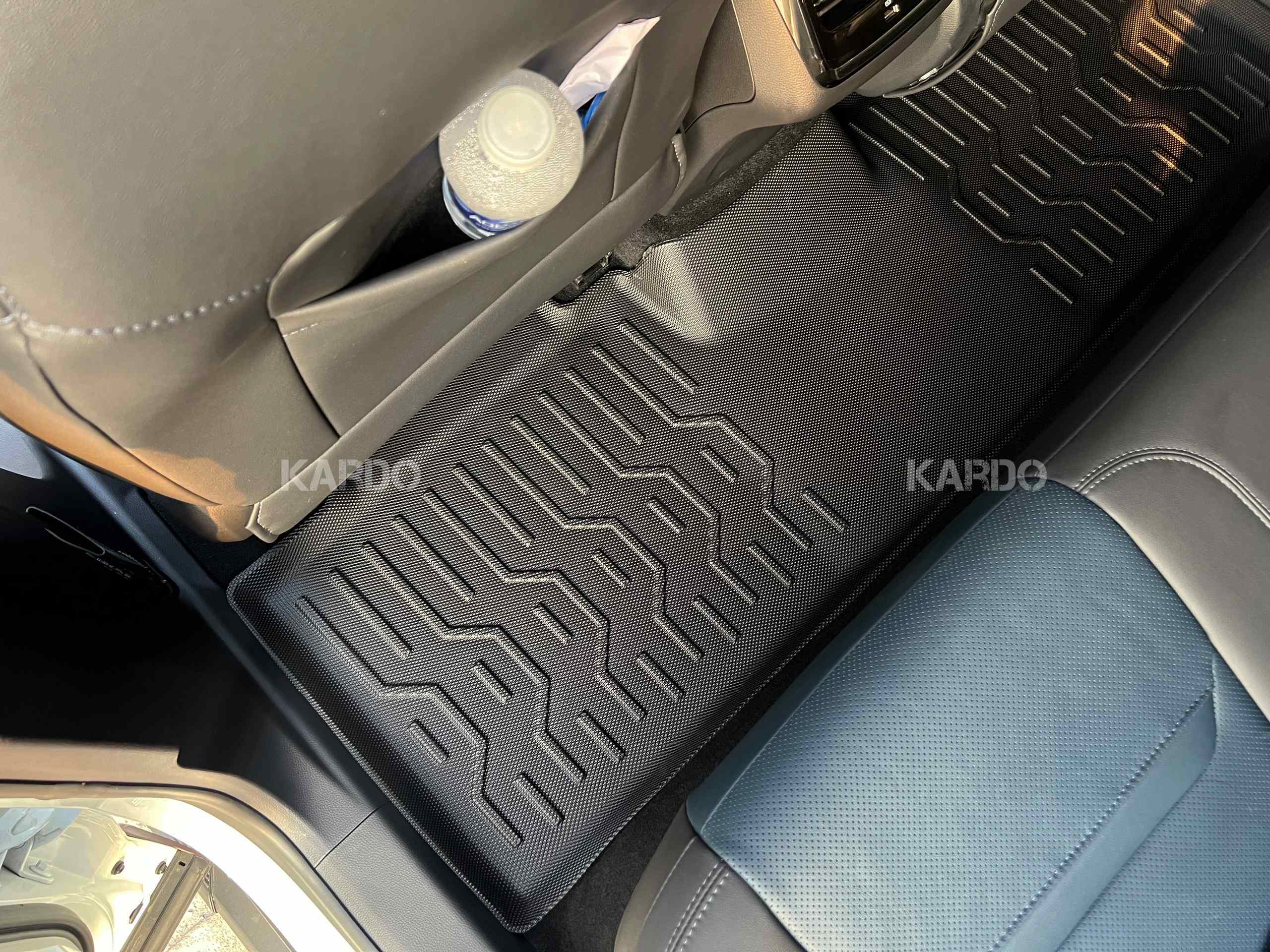 Thảm Lót Sàn Ô Tô Kardo Ford Territory - Đồ chơi xe hơi, phụ kiện ô tô, trang trí xe hơi - góc nhìn 2