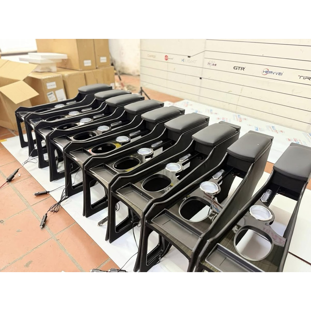 Yên Ngựa VF5 - Phụ kiện Vinfast VF5 chất lượng chính hãng - góc nhìn 2